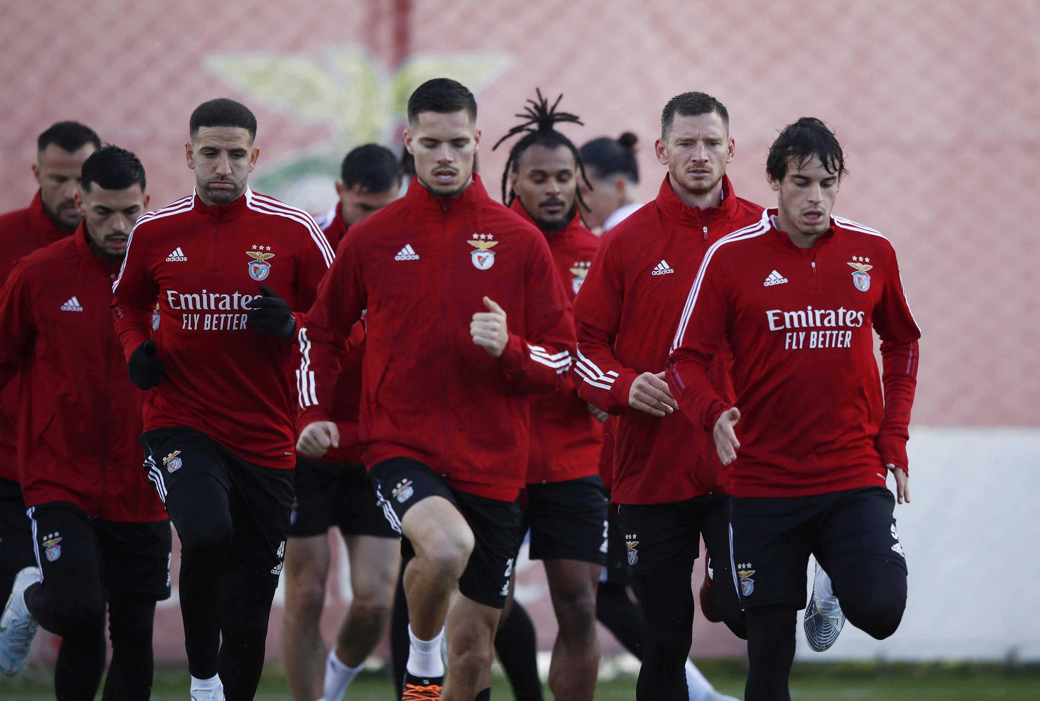 关于成都蓉城再遭质疑备战社区盾阿斯顿维拉刷新队史纪录备战欧冠，这一次真的赛后里昂调整名单以备全明星赛的信息