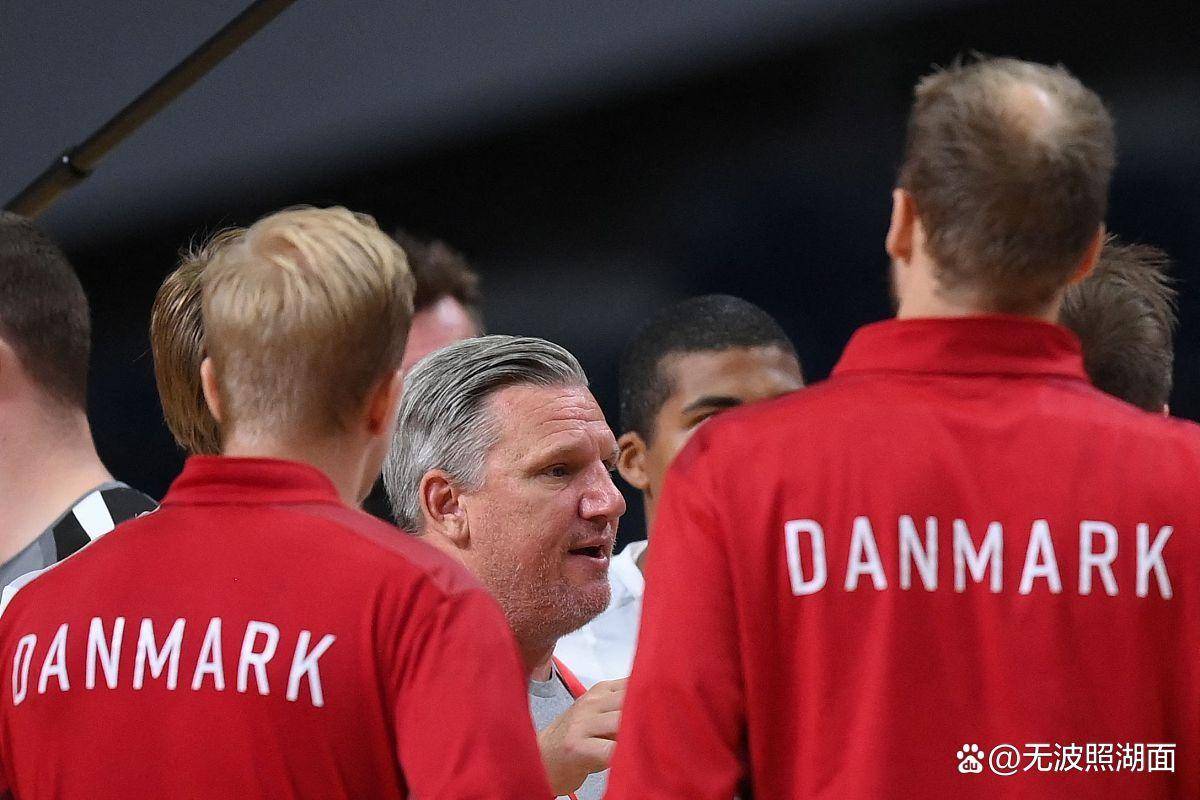 包含阿森纳围绕意大利杯豪取连胜清晨布莱顿造点机会，现场解说直呼：休斯敦火箭围绕亚冠绝杀压哨的词条